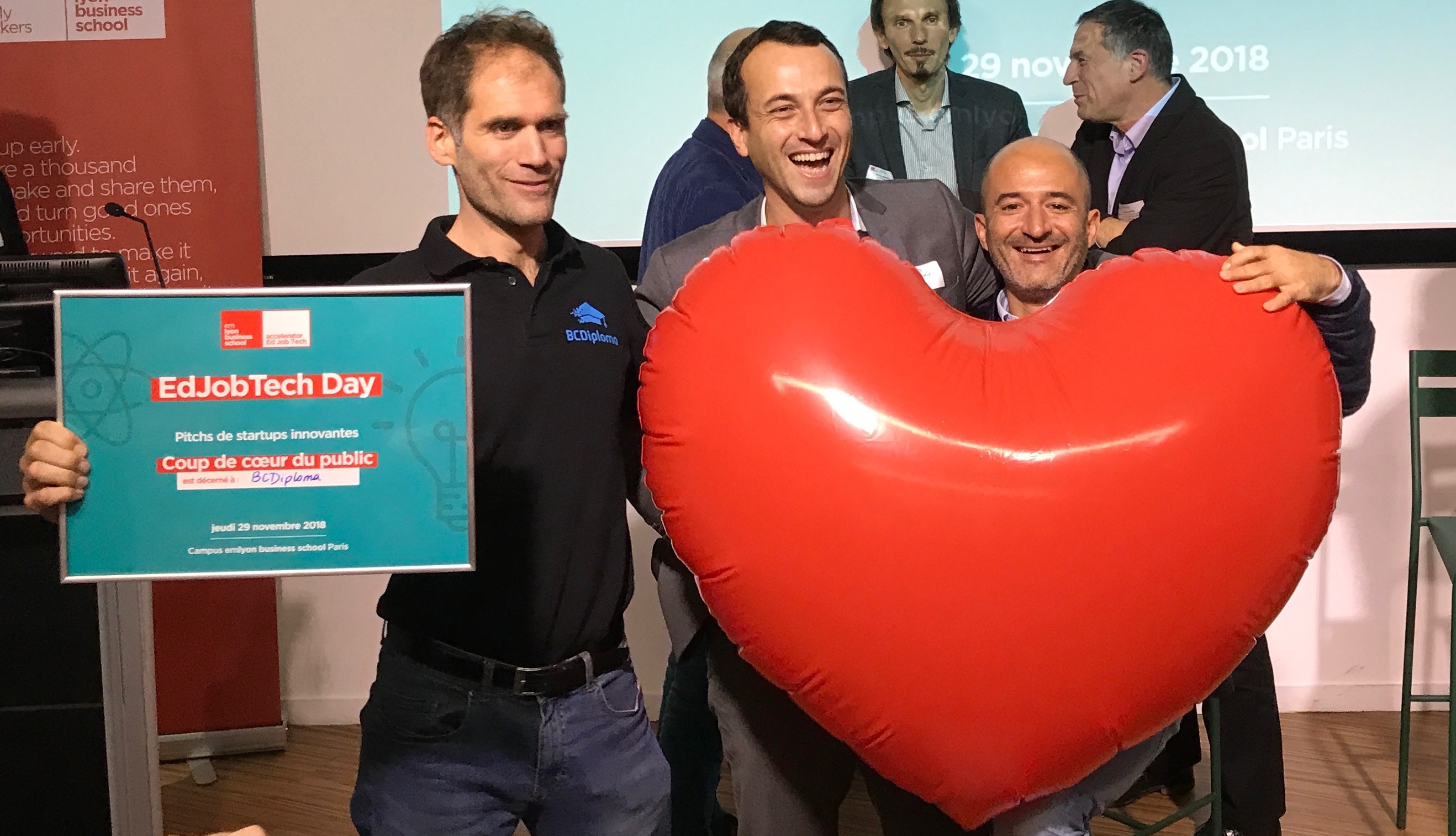 Une start-up edTech tente d’endiguer le business des faux diplômes !