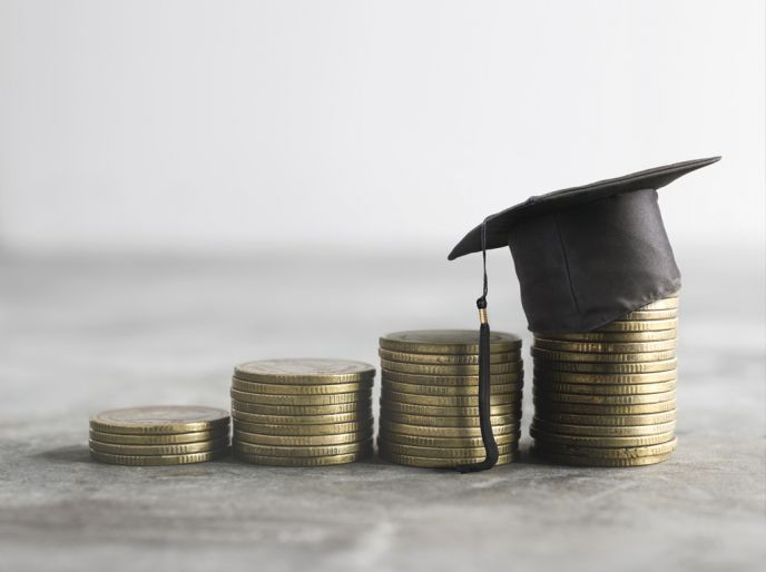 Comment financer ses études en école de commerce ?
