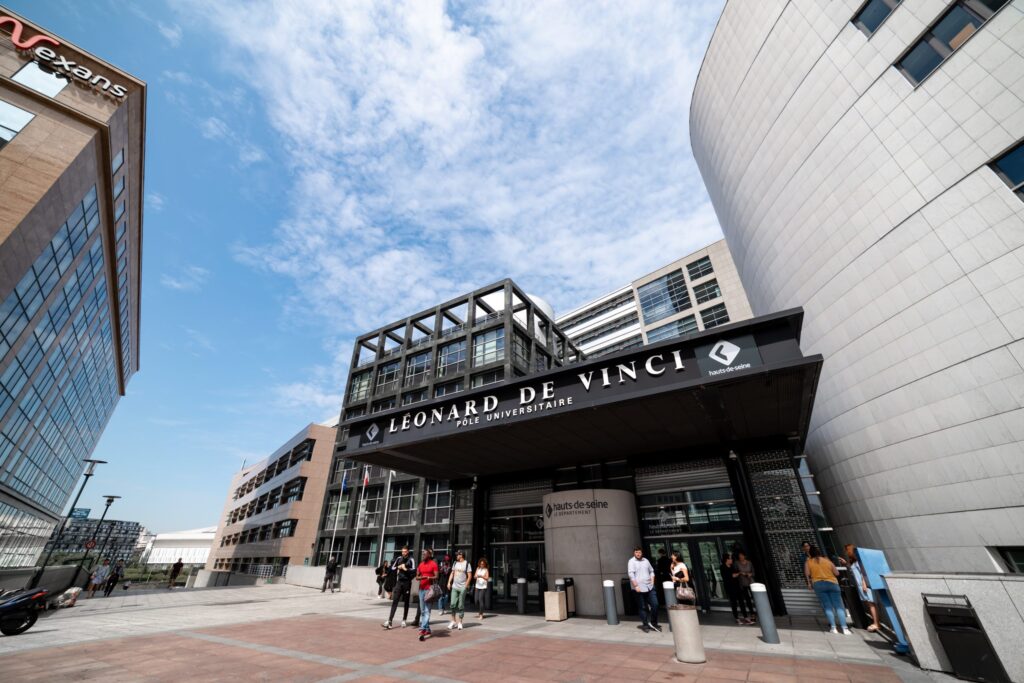 L'Intelligence Artificielle débarque au Pôle Léonard de Vinci