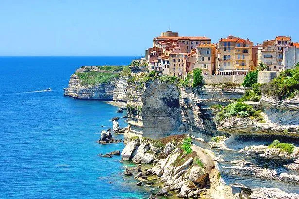 L’Esccom ouvre un campus en Corse !